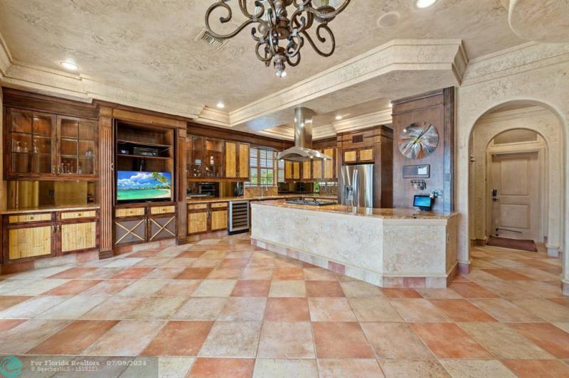  Single Family Homes Photo 13: 2601 NE 50th St  Lighthouse Point,  FL 33064