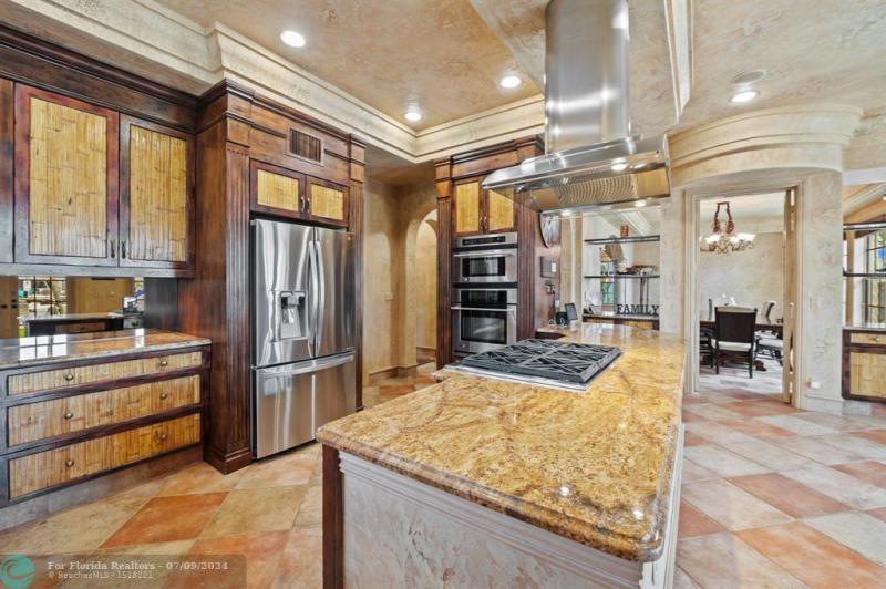  Single Family Homes Photo 15: 2601 NE 50th St  Lighthouse Point,  FL 33064