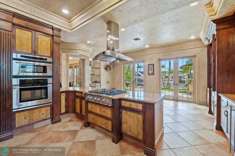  Single Family Homes Photo 16: 2601 NE 50th St  Lighthouse Point,  FL 33064