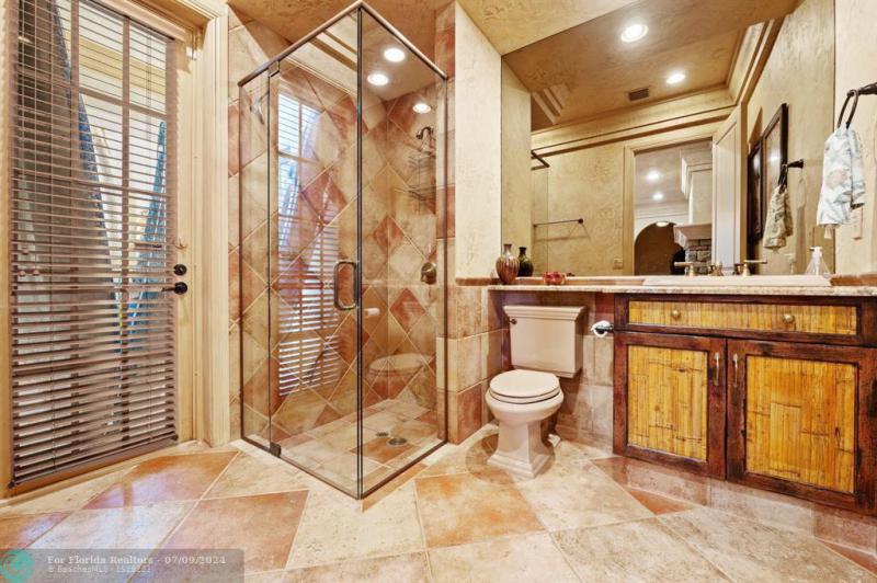 Single Family Homes Photo 18: 2601 NE 50th St  Lighthouse Point,  FL 33064