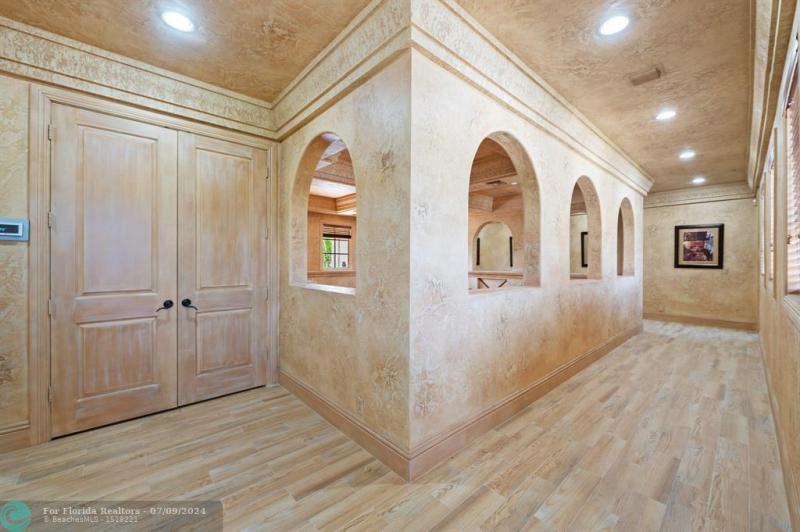  Single Family Homes Photo 23: 2601 NE 50th St  Lighthouse Point,  FL 33064