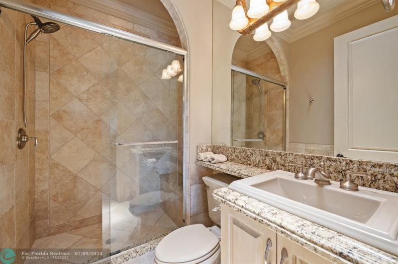  Single Family Homes Photo 25: 2601 NE 50th St  Lighthouse Point,  FL 33064