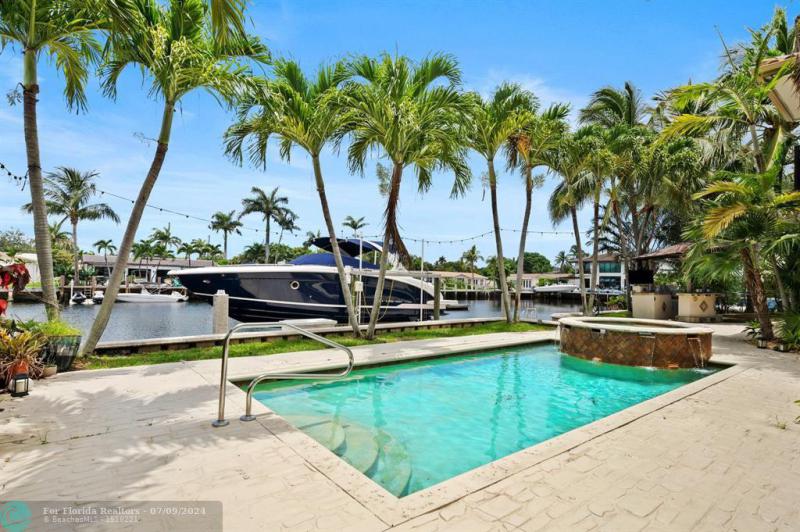  Single Family Homes Photo 35: 2601 NE 50th St  Lighthouse Point,  FL 33064