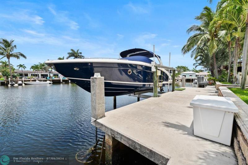  Single Family Homes Photo 37: 2601 NE 50th St  Lighthouse Point,  FL 33064
