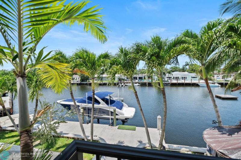  Single Family Homes Photo 4: 2601 NE 50th St  Lighthouse Point,  FL 33064