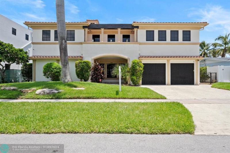  Single Family Homes Photo 5: 2601 NE 50th St  Lighthouse Point,  FL 33064