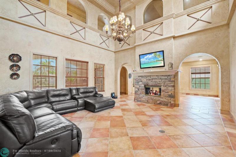  Single Family Homes Photo 8: 2601 NE 50th St  Lighthouse Point,  FL 33064