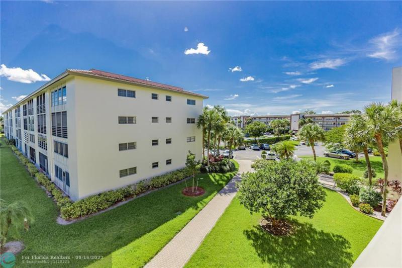  Condo & Townhome Photos