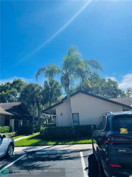  Condo & Townhome Photos