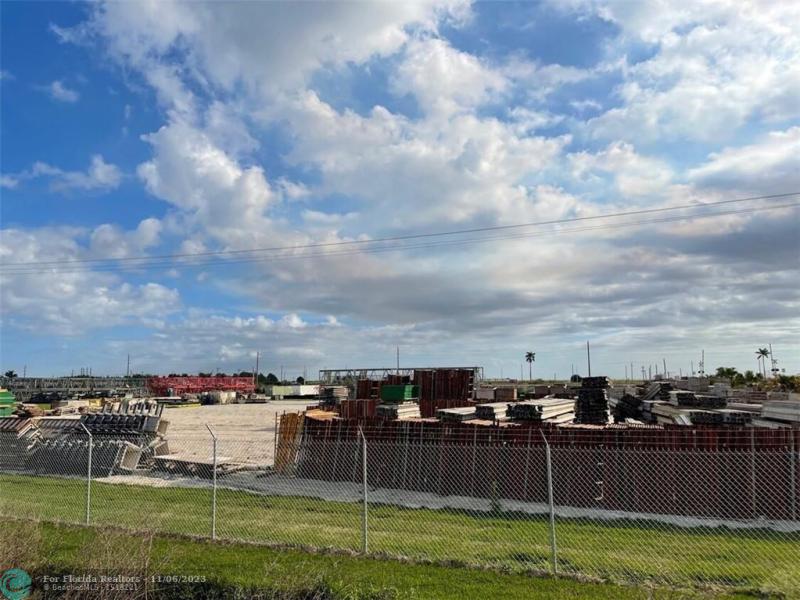  Commercial & Industrial Land Images 
