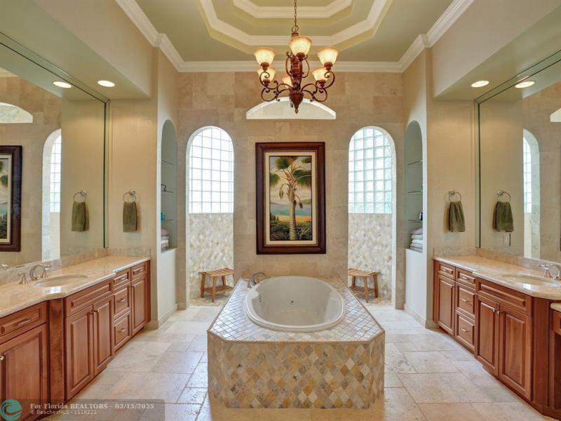  Single Family Homes Photo 16: 15093 SW 16th St  Davie,  FL 33326