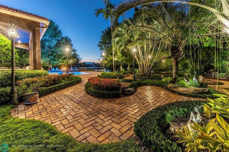  Single Family Homes Photo 34: 15093 SW 16th St  Davie,  FL 33326