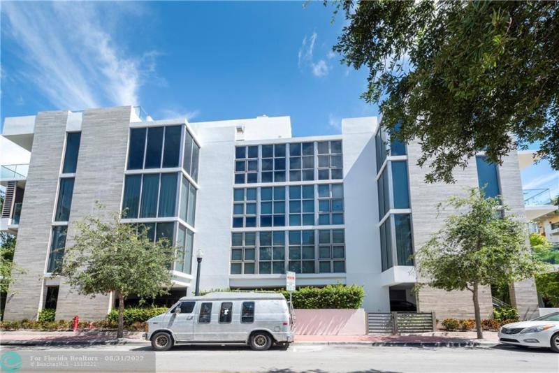  Condo & Townhome Photos