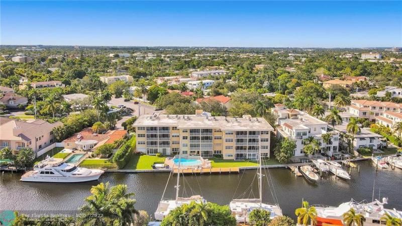  Condo & Townhome Photos