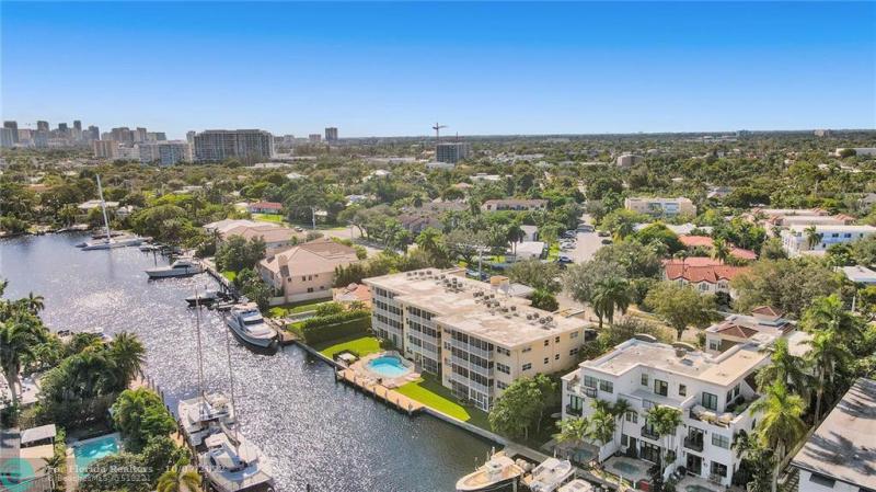  Condo & Townhome Photos