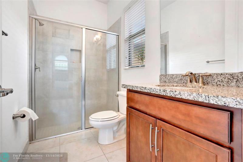  Single Family Homes Photo 15: 11348 SW 12th St  Pembroke Pines,  FL 33025