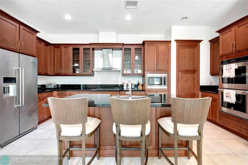  Single Family Homes Photo 18: 11348 SW 12th St  Pembroke Pines,  FL 33025