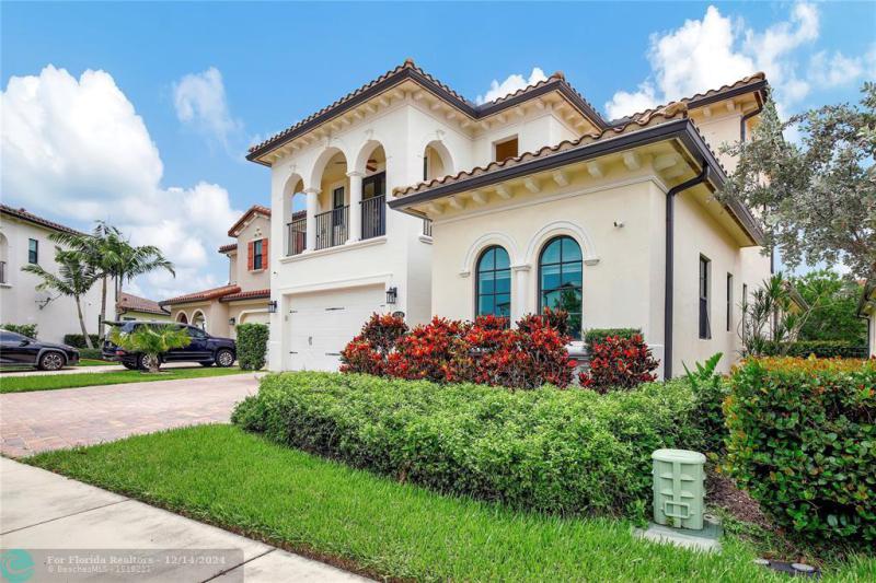  Single Family Homes Photo 2: 11348 SW 12th St  Pembroke Pines,  FL 33025