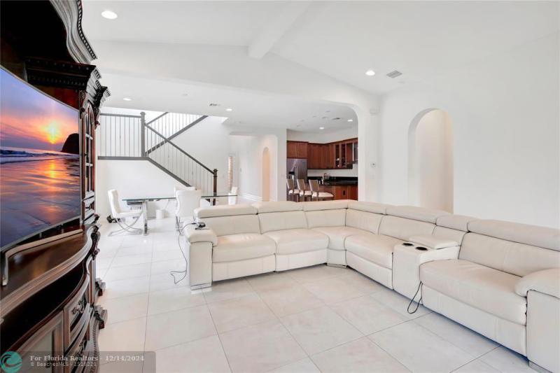  Single Family Homes Photo 20: 11348 SW 12th St  Pembroke Pines,  FL 33025