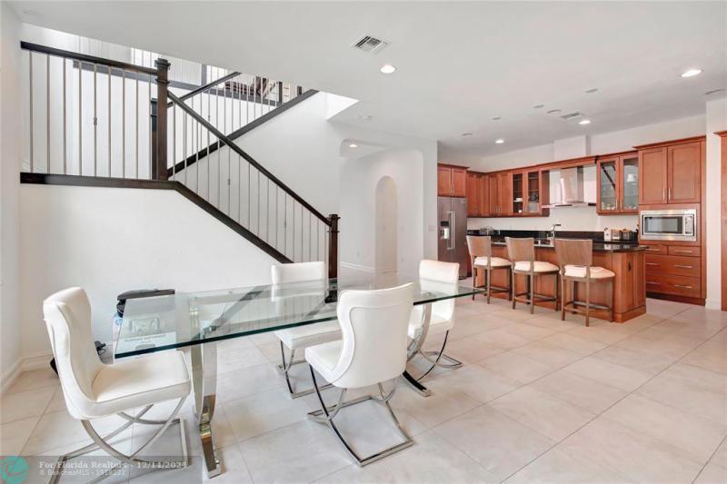  Single Family Homes Photo 21: 11348 SW 12th St  Pembroke Pines,  FL 33025