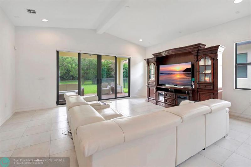  Single Family Homes Photo 23: 11348 SW 12th St  Pembroke Pines,  FL 33025