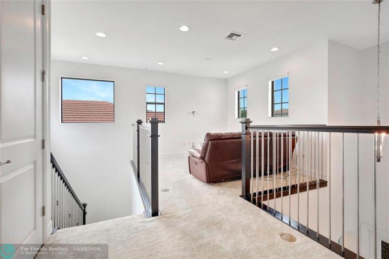  Single Family Homes Photo 32: 11348 SW 12th St  Pembroke Pines,  FL 33025