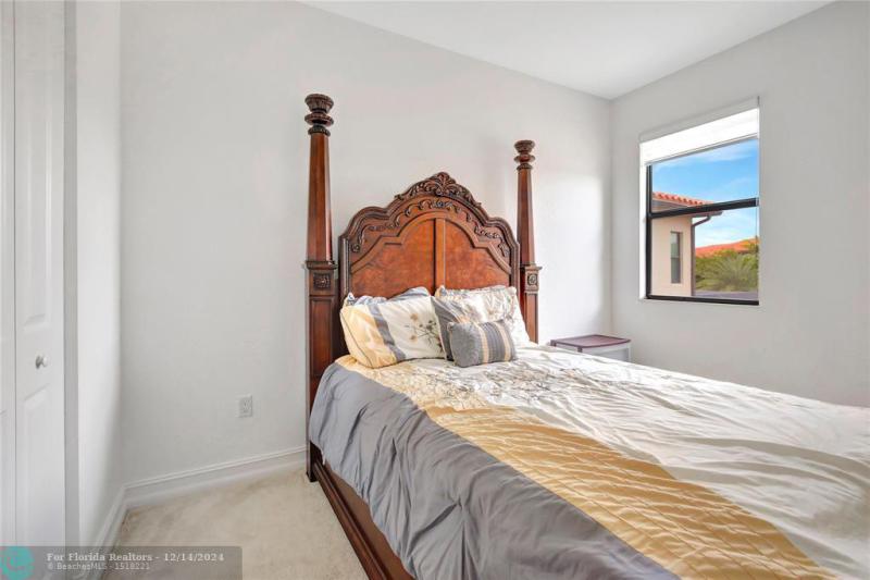  Single Family Homes Photo 34: 11348 SW 12th St  Pembroke Pines,  FL 33025