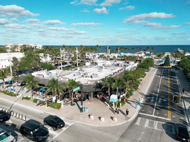  Single Family Homes Photo 24: 4621 W Tradewinds Ave  Lauderdale By The Sea,  FL 33308