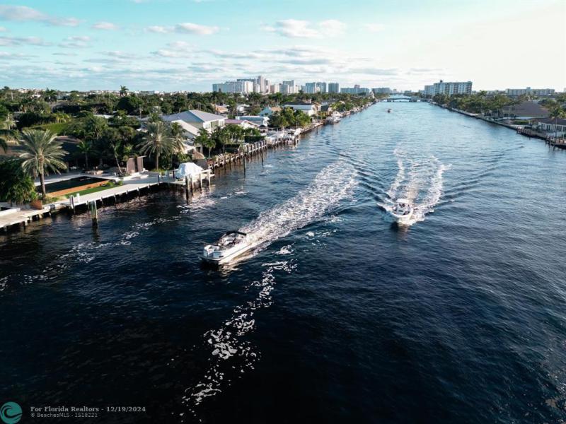  Single Family Homes Photo 5: 4621 W Tradewinds Ave  Lauderdale By The Sea,  FL 33308