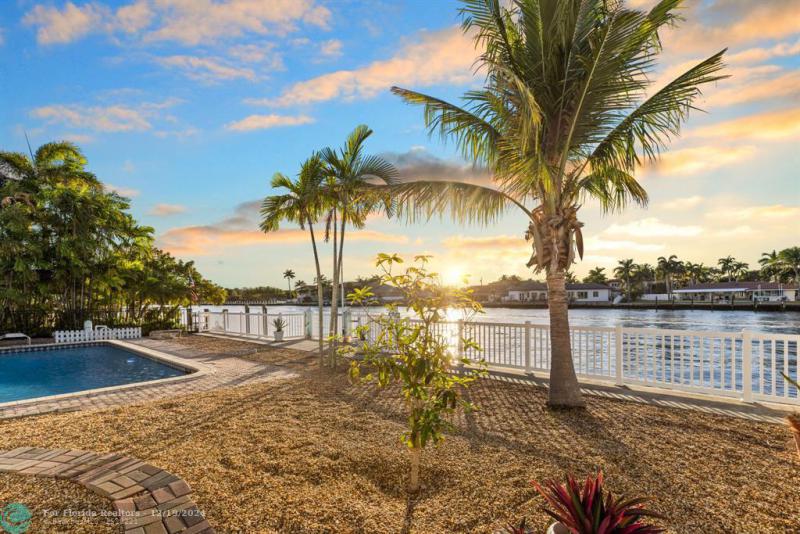  Single Family Homes Photo 9: 4621 W Tradewinds Ave  Lauderdale By The Sea,  FL 33308