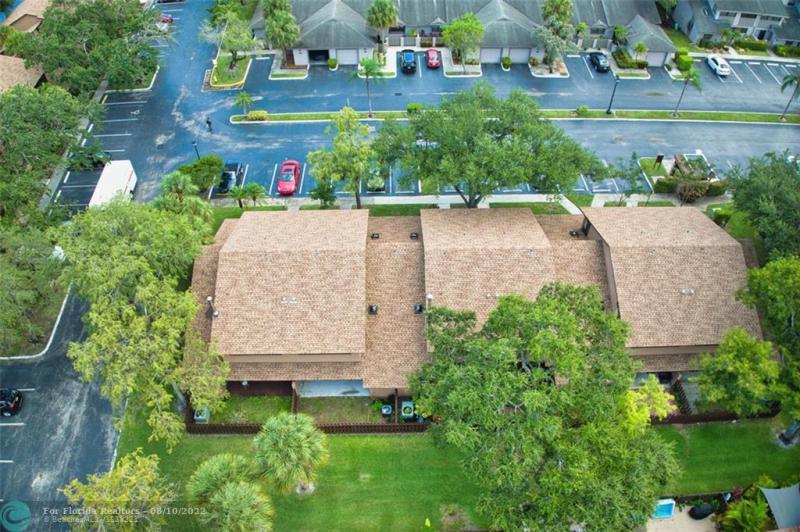  Condo & Townhome Photos