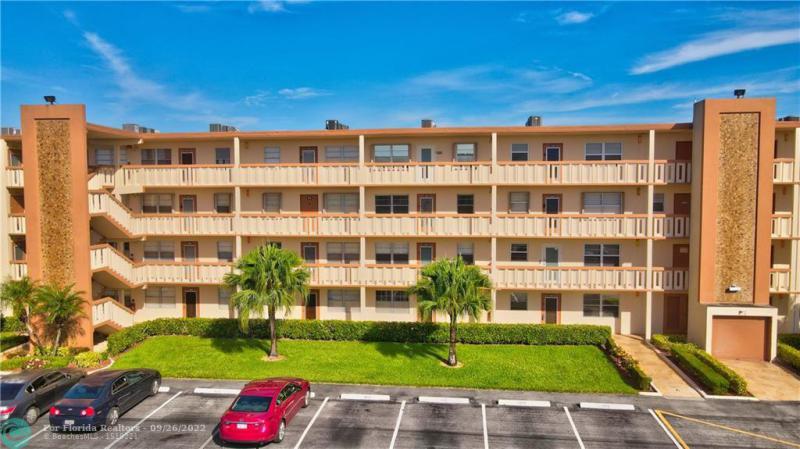  Condo & Townhome Photos