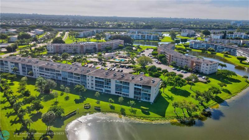  Condo & Townhome Photos