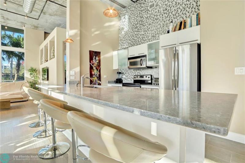  Condo & Townhome Photos