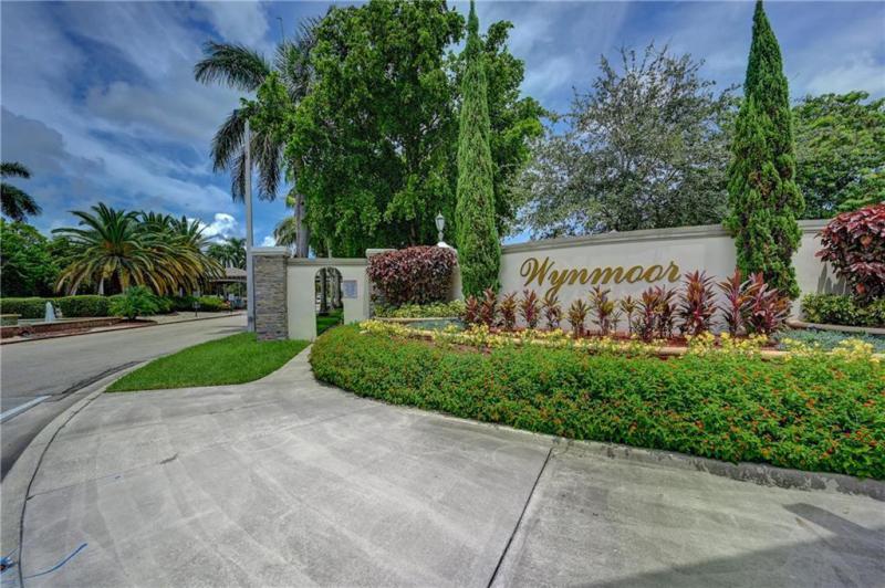  Condo & Townhome Photos