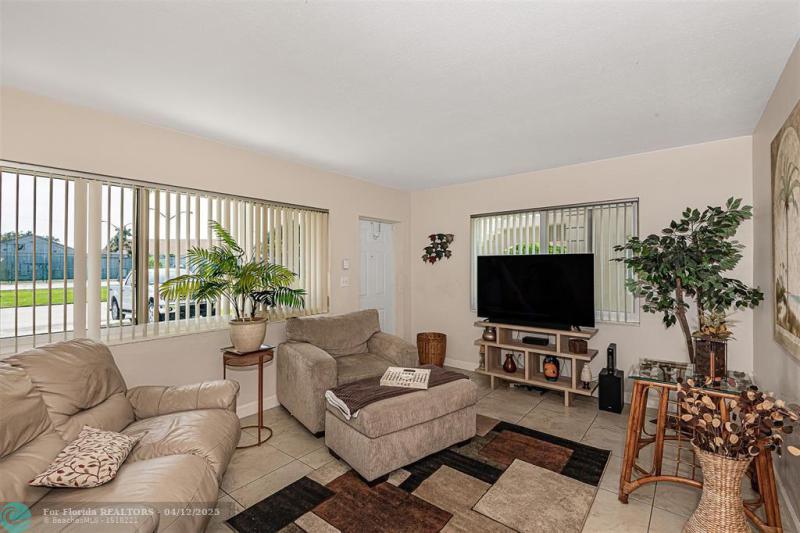 Duplex, Triplex and Fourplex Images