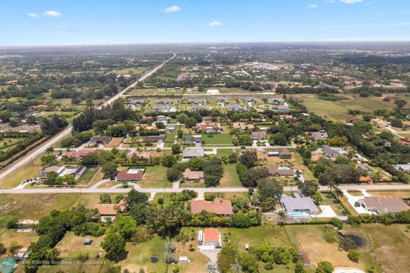  Single Family Homes Photo 10: 17021 SW 62 COURT  Southwest Ranches,  FL 33331