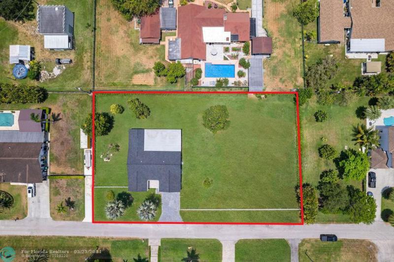  Single Family Homes Photo 8: 17021 SW 62 COURT  Southwest Ranches,  FL 33331