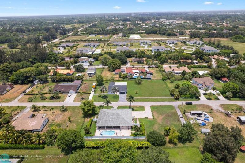  Single Family Homes Photo 9: 17021 SW 62 COURT  Southwest Ranches,  FL 33331