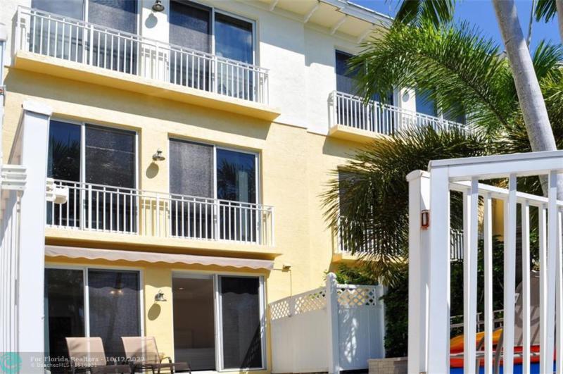  Condo & Townhome Photos