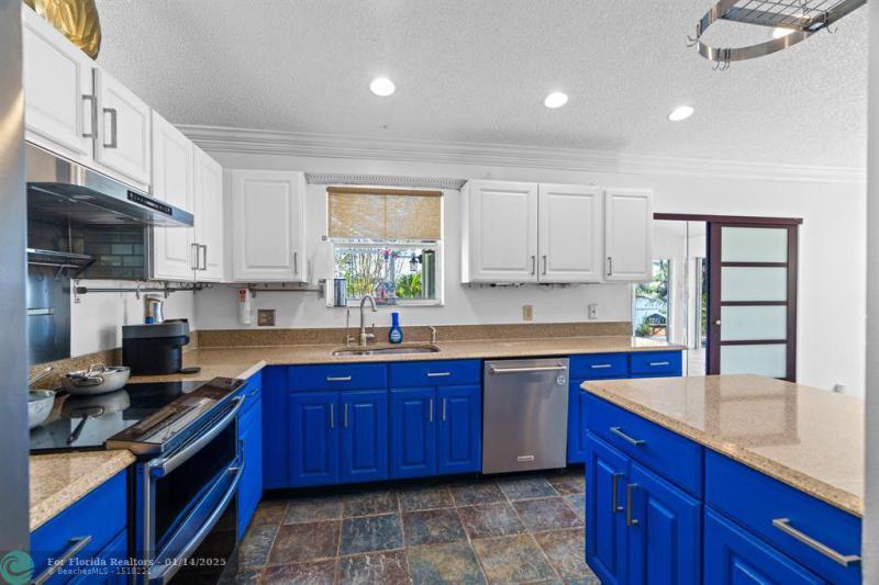  Single Family Homes Photo 10: 6385 Ocean Drive  Margate,  FL 33063