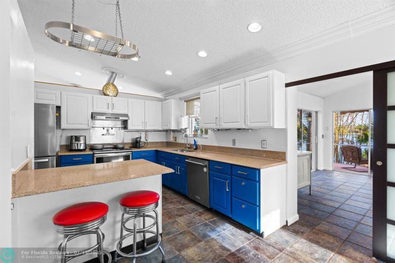  Single Family Homes Photo 11: 6385 Ocean Drive  Margate,  FL 33063