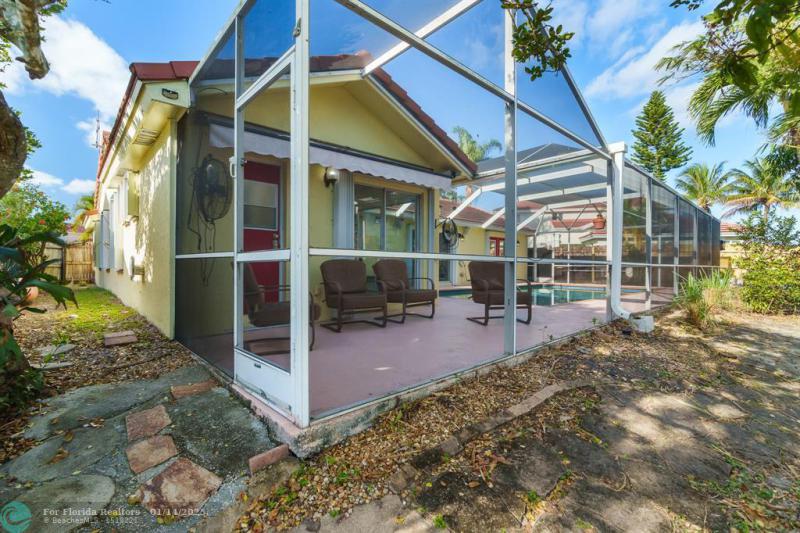  Single Family Homes Photo 17: 6385 Ocean Drive  Margate,  FL 33063