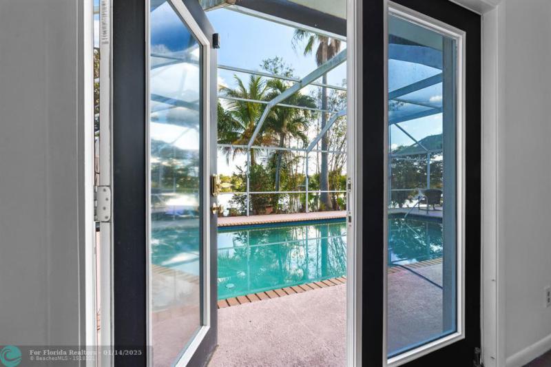  Single Family Homes Photo 5: 6385 Ocean Drive  Margate,  FL 33063