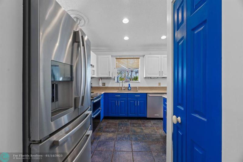  Single Family Homes Photo 9: 6385 Ocean Drive  Margate,  FL 33063