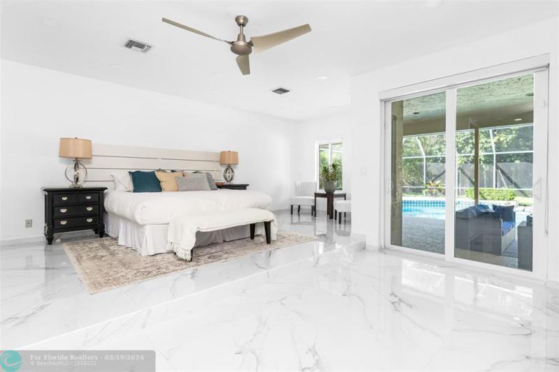  Single Family Homes Photo 14: 7777 NW 55th Pl  Coral Springs,  FL 33067