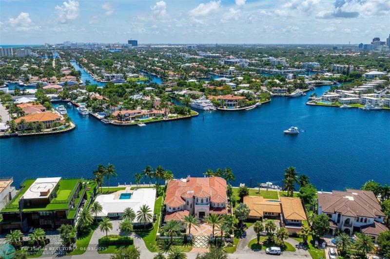 Single Family Homes Photo 10: 745 Middle River Dr  Fort Lauderdale,  FL 33304