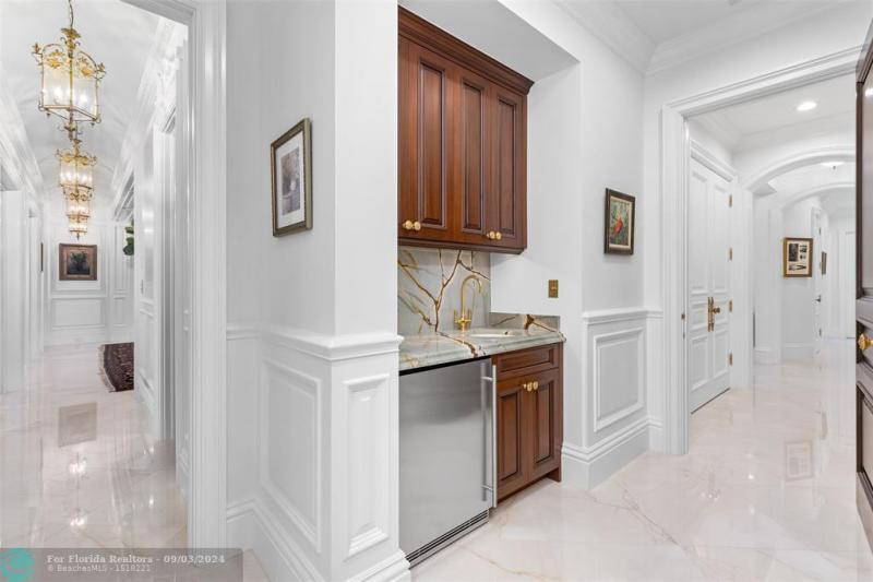  Single Family Homes Photo 18: 745 Middle River Dr  Fort Lauderdale,  FL 33304