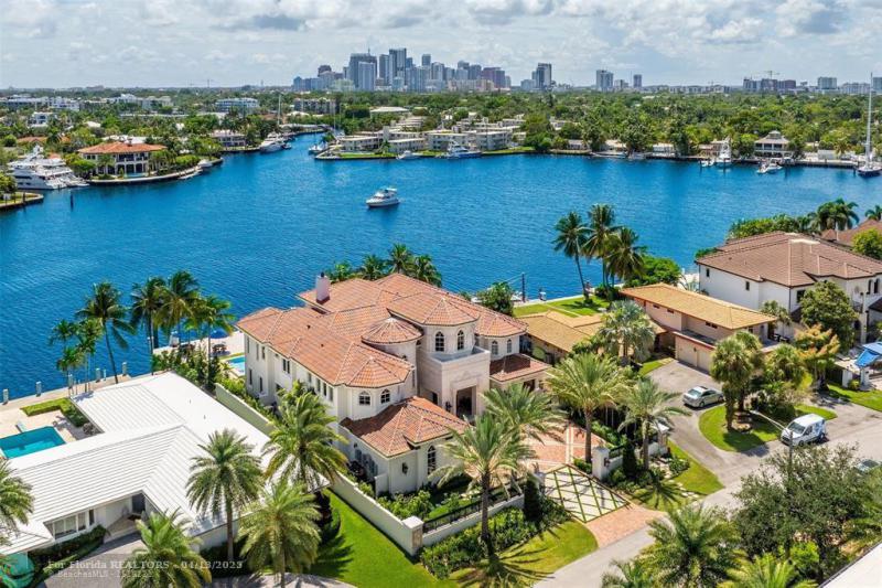  Single Family Homes Photo 2: 745 Middle River Dr  Fort Lauderdale,  FL 33304