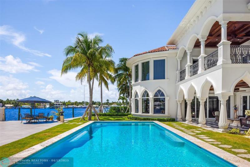  Single Family Homes Photo 7: 745 Middle River Dr  Fort Lauderdale,  FL 33304
